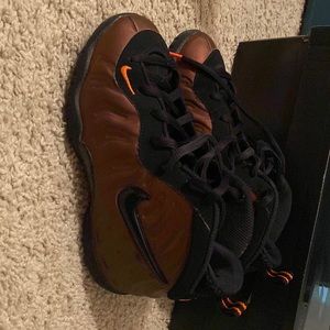 Nike kid sneakers size 12